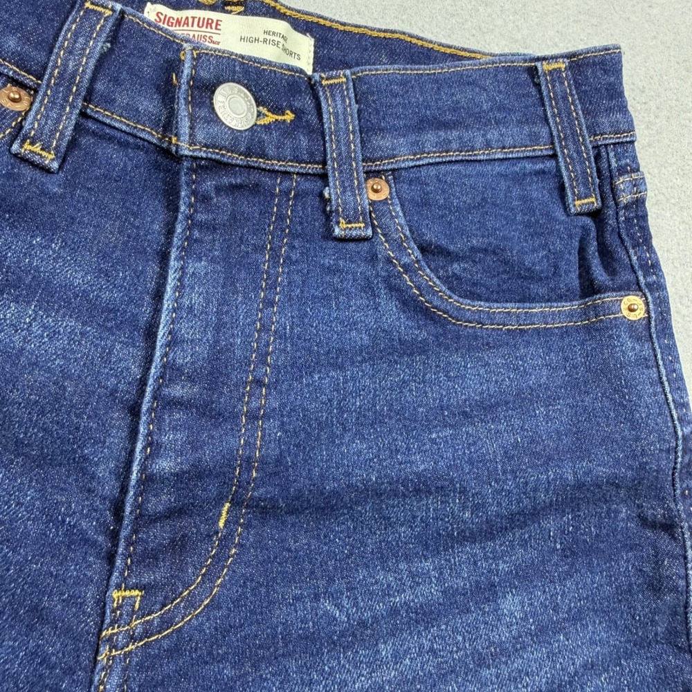 Signature by Levi Strauss Heritage High Rise Shorts Dark Wash Denim Size 4 W27